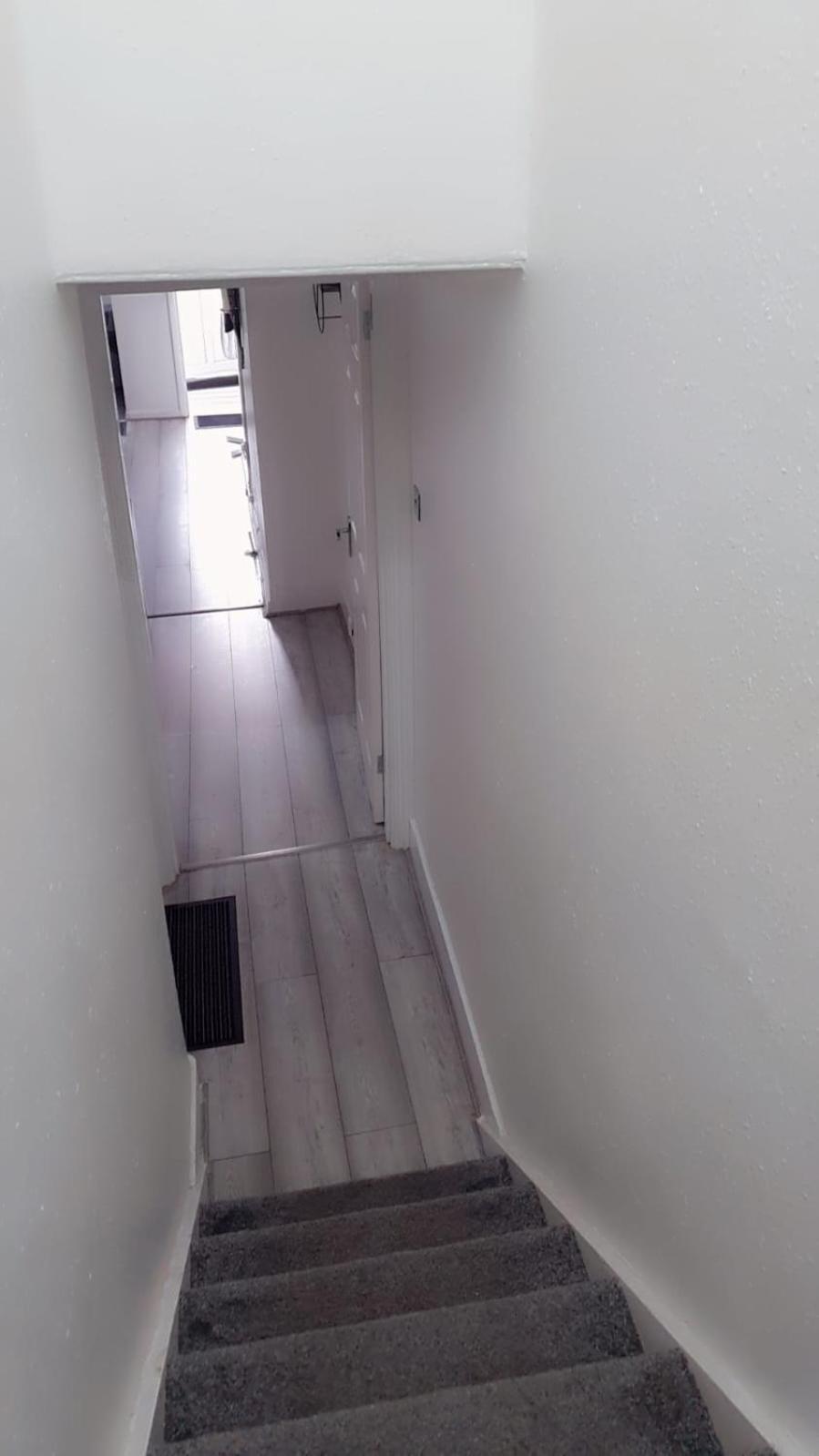 2 Bed 1St Floor Apartment-Own Entrance & Parking Portsmouth Exterior photo